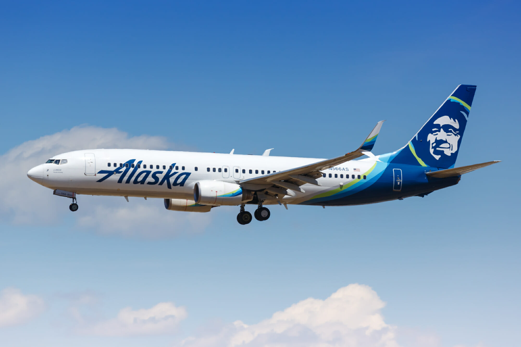 Alaska Airlines further modernizes fleet with 13 new leased 737-9 MAX